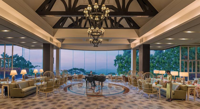 Taal Vista Hotel Tagaytay City Exteriér fotografie The lobby