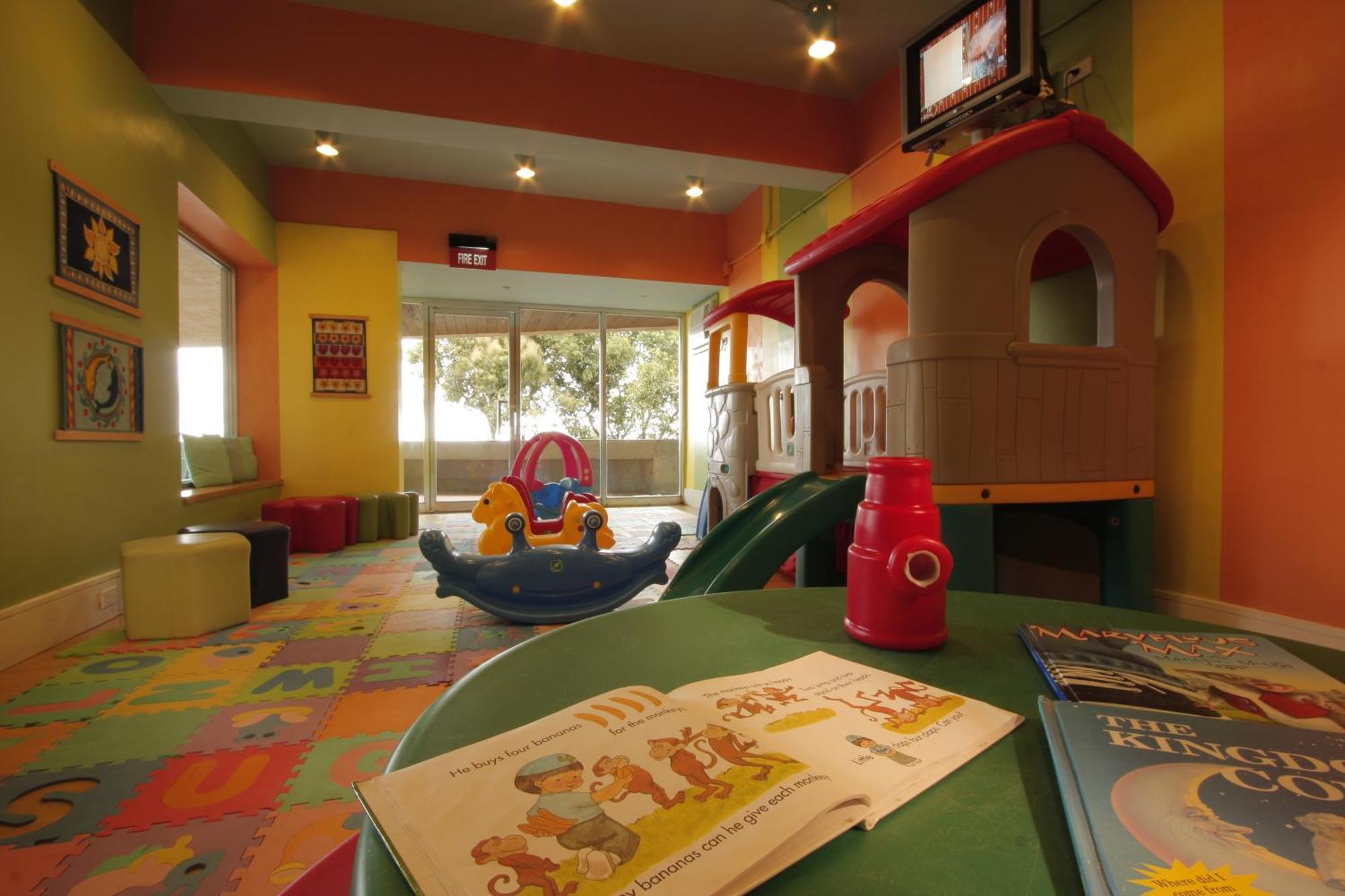 Taal Vista Hotel Tagaytay City Exteriér fotografie A children's area at a hotel