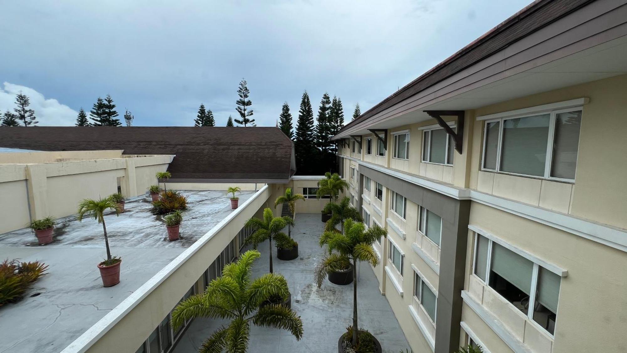 Taal Vista Hotel Tagaytay City Exteriér fotografie The University of Hawaii at Hilo