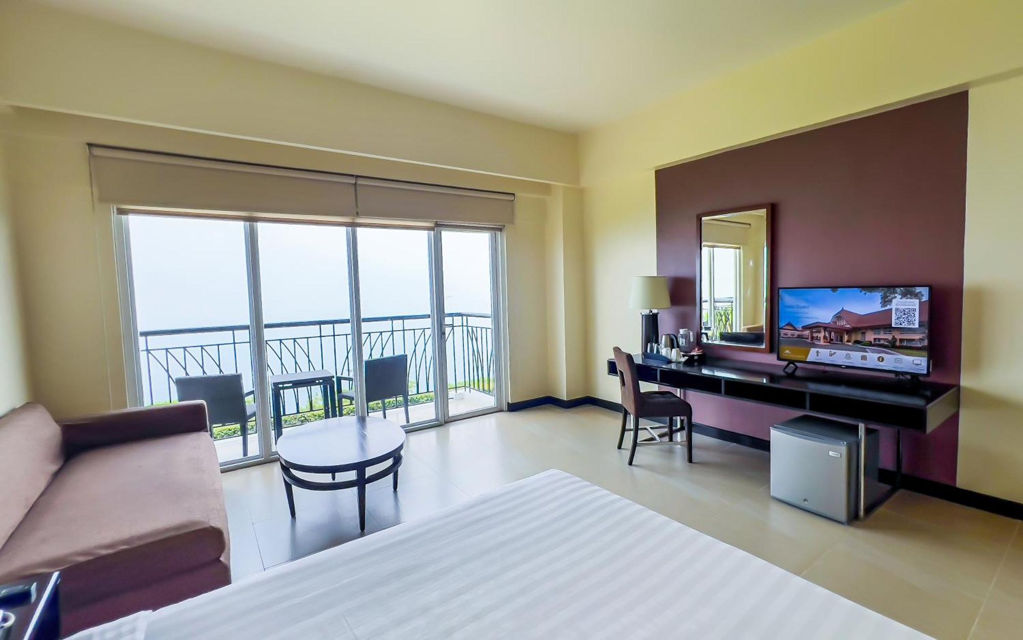 Taal Vista Hotel Tagaytay City Exteriér fotografie Deluxe Ocean View