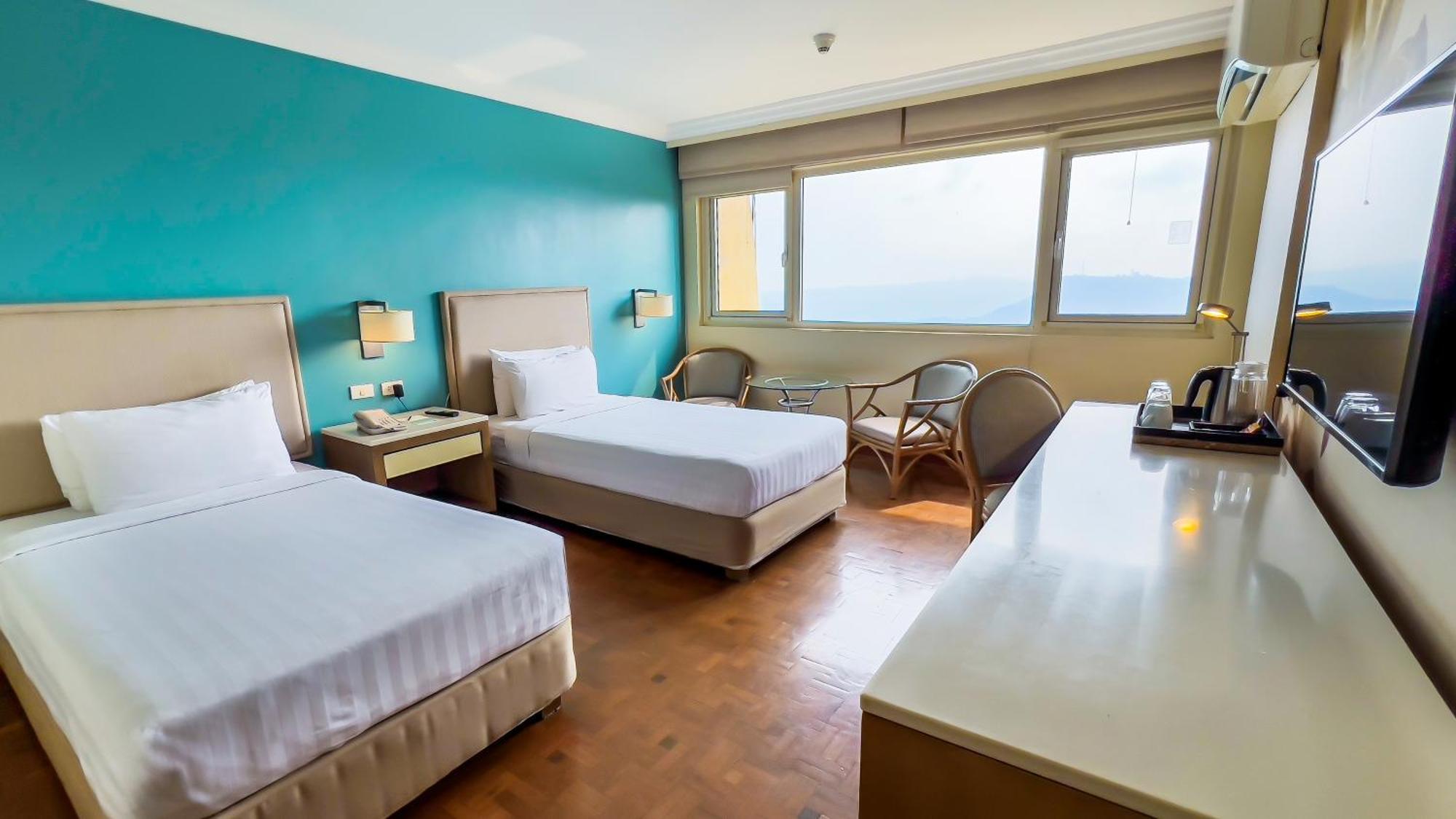 Taal Vista Hotel Tagaytay City Exteriér fotografie Deluxe Room