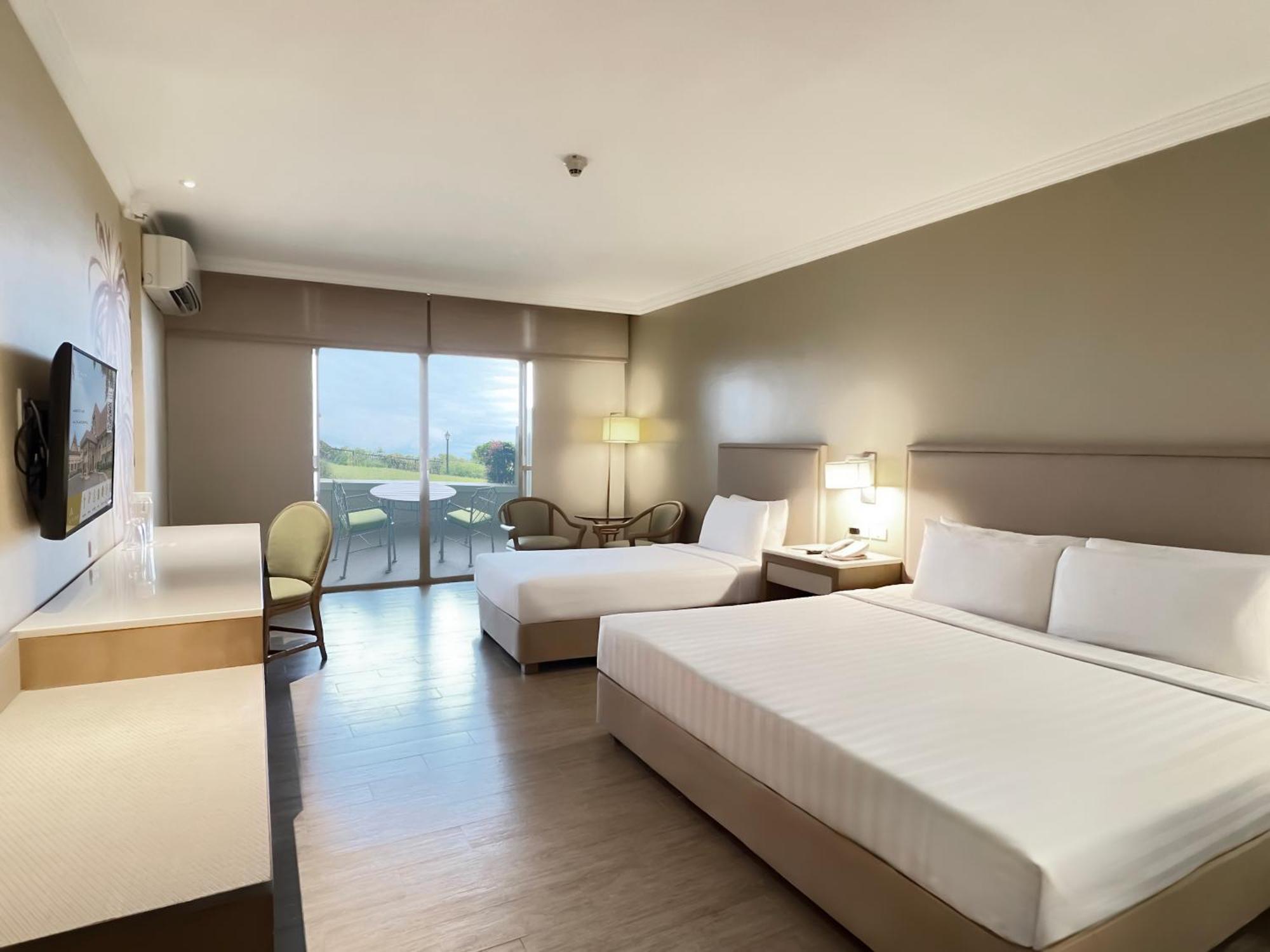 Taal Vista Hotel Tagaytay City Exteriér fotografie Deluxe Room