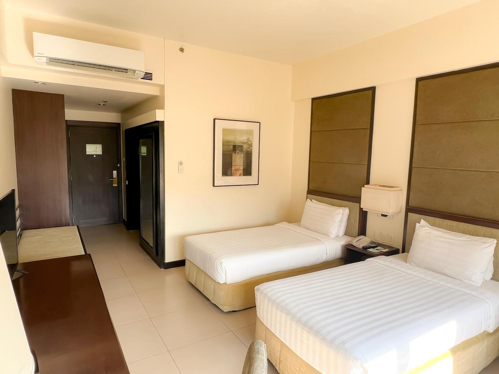 Taal Vista Hotel Tagaytay City Exteriér fotografie Deluxe Room