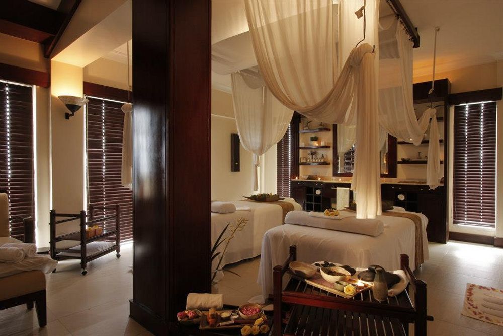 Taal Vista Hotel Tagaytay City Exteriér fotografie A spa at the Four Seasons Resort, Seychelles